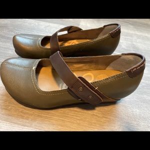 OTBT Olive and Brown Women's Shoes